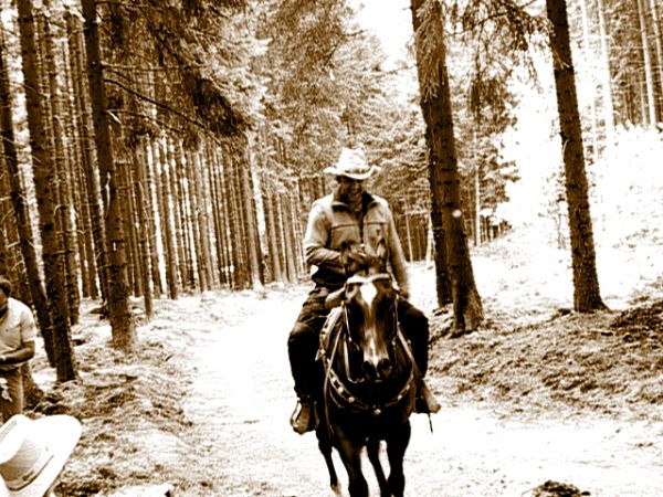 Ziegen Pferderennen Goya 094